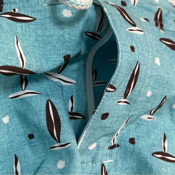 johnnie-O Surfboard Swim Trunks. XL Boys. - Picture 5 of 8